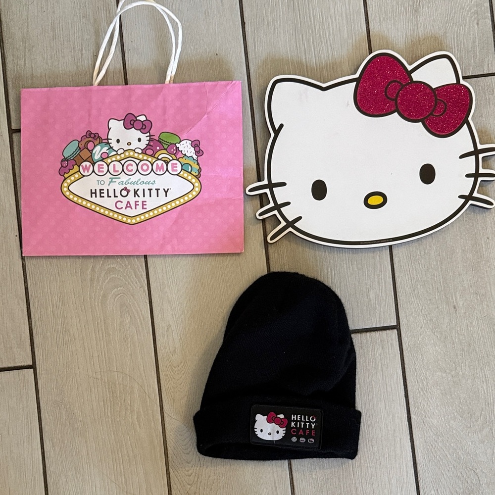 Hello Kitty Lot -Pink Gift Bag, wall decor and Black Beanie
